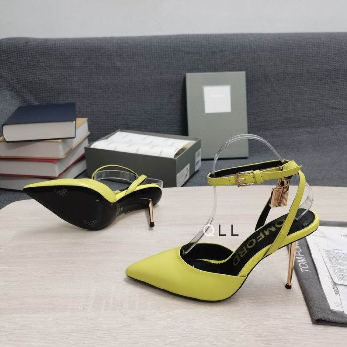 Tom Ford Leather Padlock Pointed Toe Pumps In Yellow