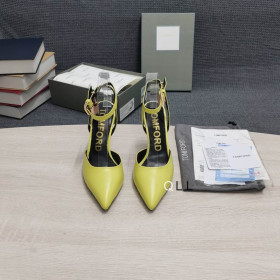 Tom Ford Leather Padlock Pointed Toe Pumps In Yellow