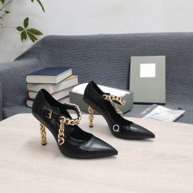 Tom Ford Leather Metal Chain Pointed High Heels In Black