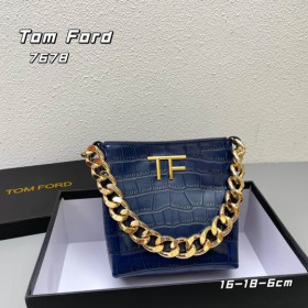 Tom Ford Thick Chain Crocodile Pattern Underarm Bag In Blue