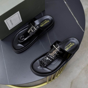 Tom Ford Men's Patent Leather Flip Flops In Black01