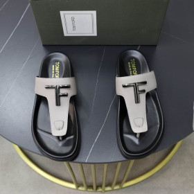 Tom Ford Men's Leather Flip Flops In White02