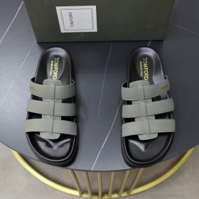 Tom Ford Men's Leather Flip Flops In Grey01