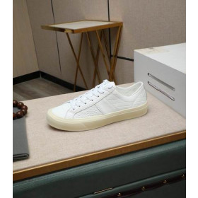 Tom Ford Crocodile Cambridge Lace-Up Low Sneaker In White