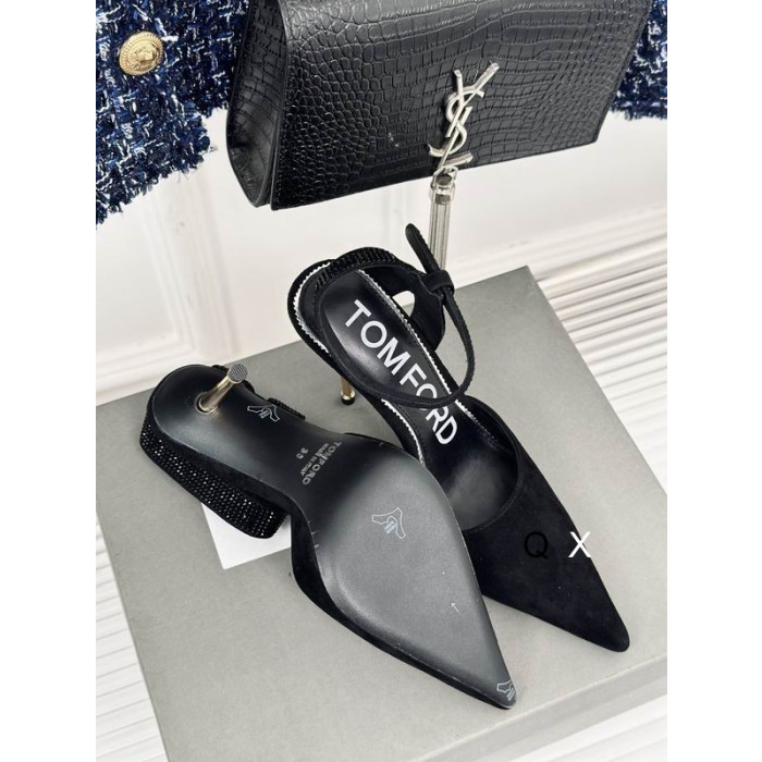 Tom Ford 10cm de Veludo Assimétrica de Cristal, bombas De Black02