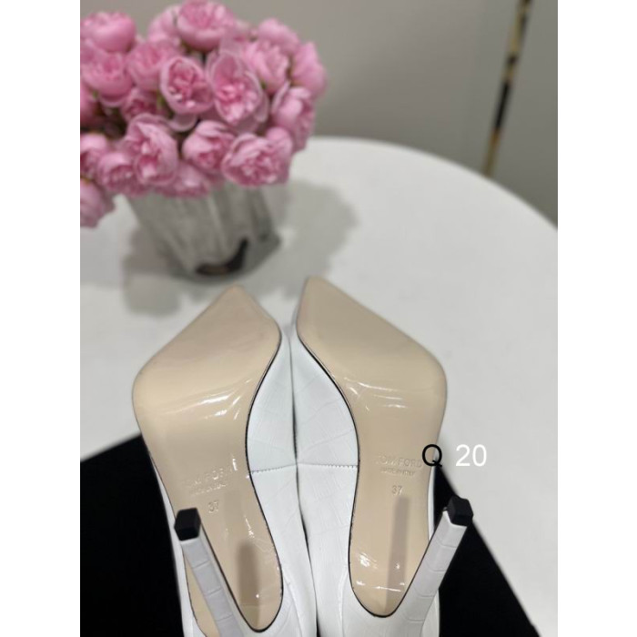 Tom Ford 10cm em Relevo Couro de Crocodilo fecho do Cinto Pointy-Toe de Bombas Em Branco