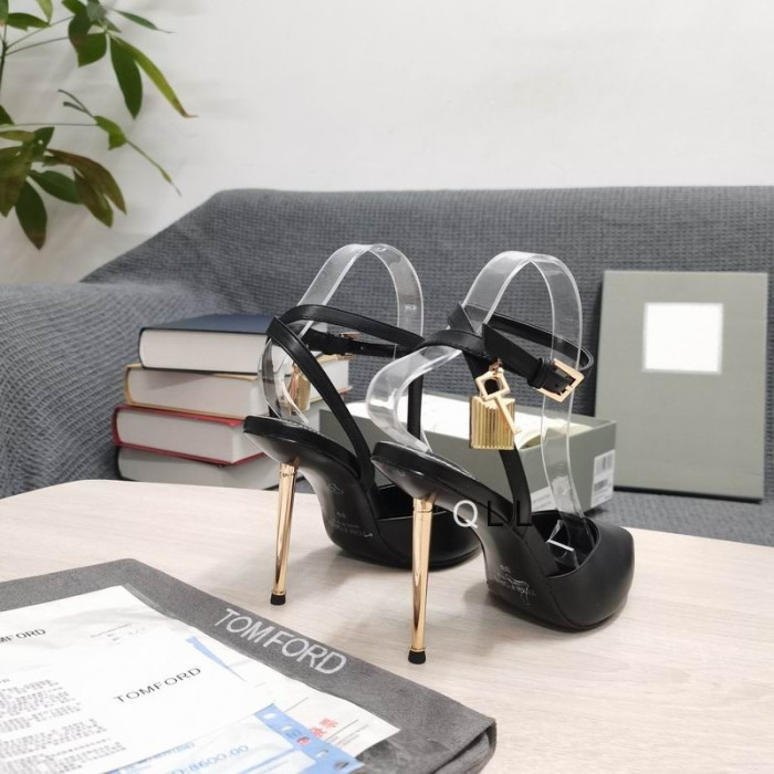 Tom Ford Couro Cadeado Apontou Toe Bombas Preto