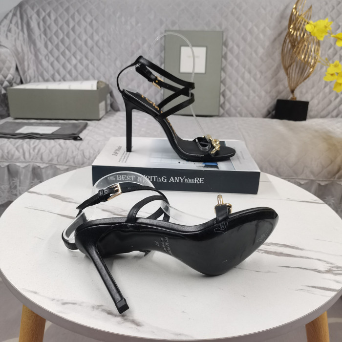 Tom Ford 10,5 cm-es Bőr Arany Lánc Szandál Fekete