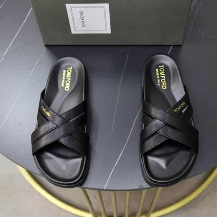 Tom Ford Bhfear Leathar Tras Bróigíní Dubh