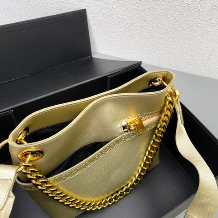 Tom Ford(トム-フォードエンボスショルダーバッグゴールド