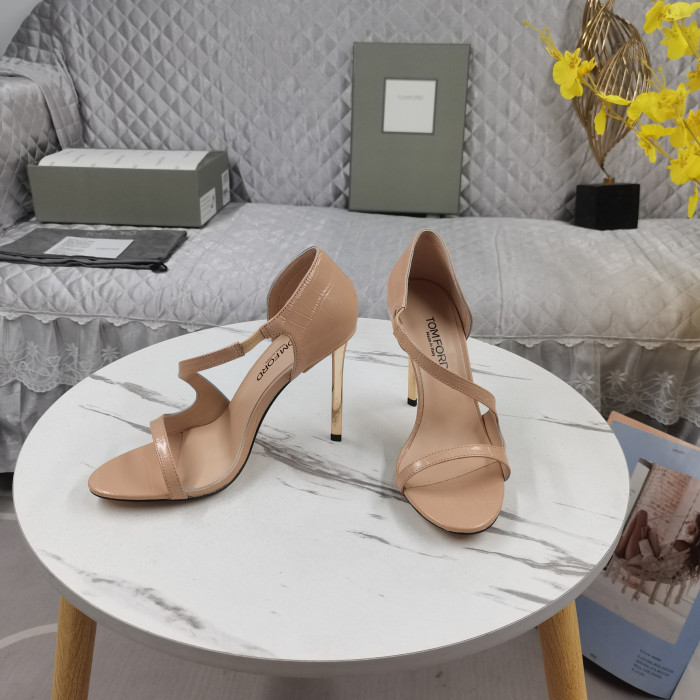 Tom Ford(トム-フォード10.5cmクロコダイル革のハイヒールサンダルでヌード