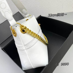 Tom Ford(トム-フォードエンボスショルダーバッグ白