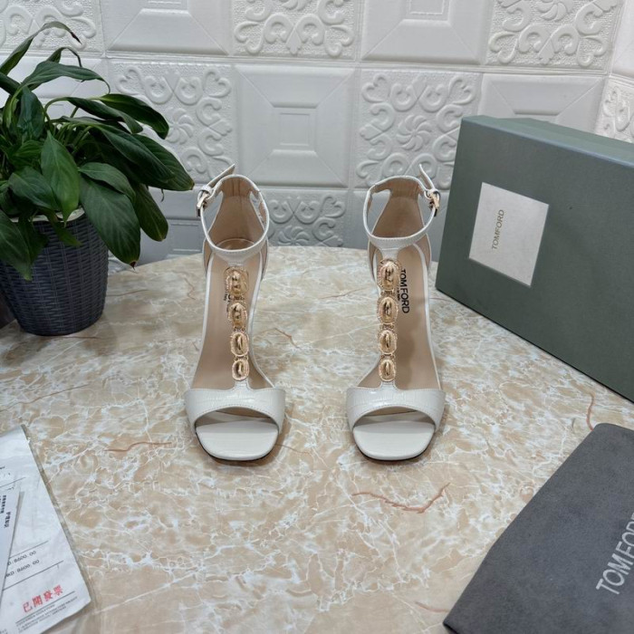 Białe Sandały Tom Ford T-line paskiem na łańcuszku o długości 10,5 cm z Wytłoczonym pod Aligator skórę