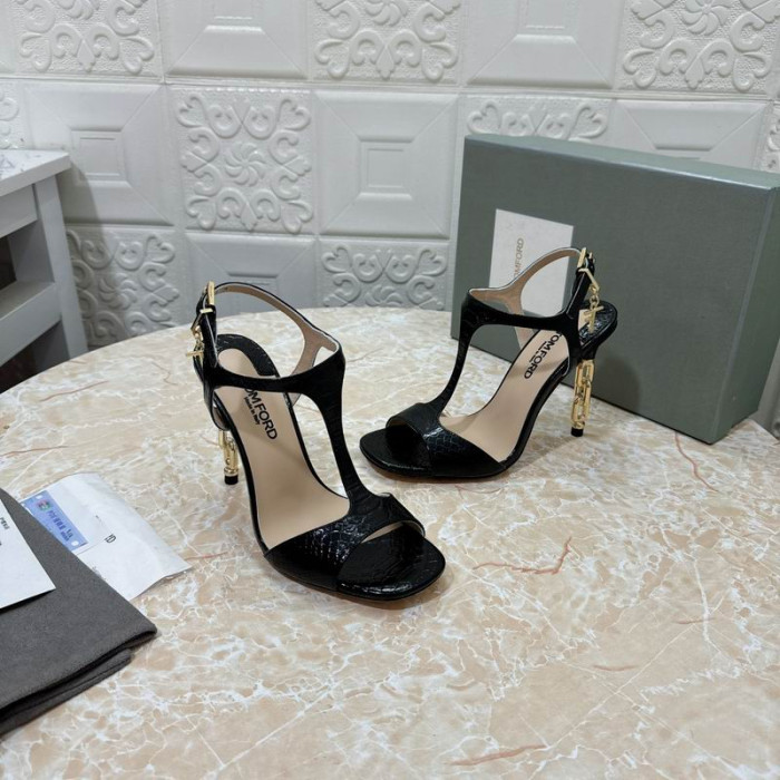 Sandały Angelina na Metalowym Łańcuchu Tom Ford z Wężowej Skóry z Wytłoczonym 10,5 cm Kolor Czarny
