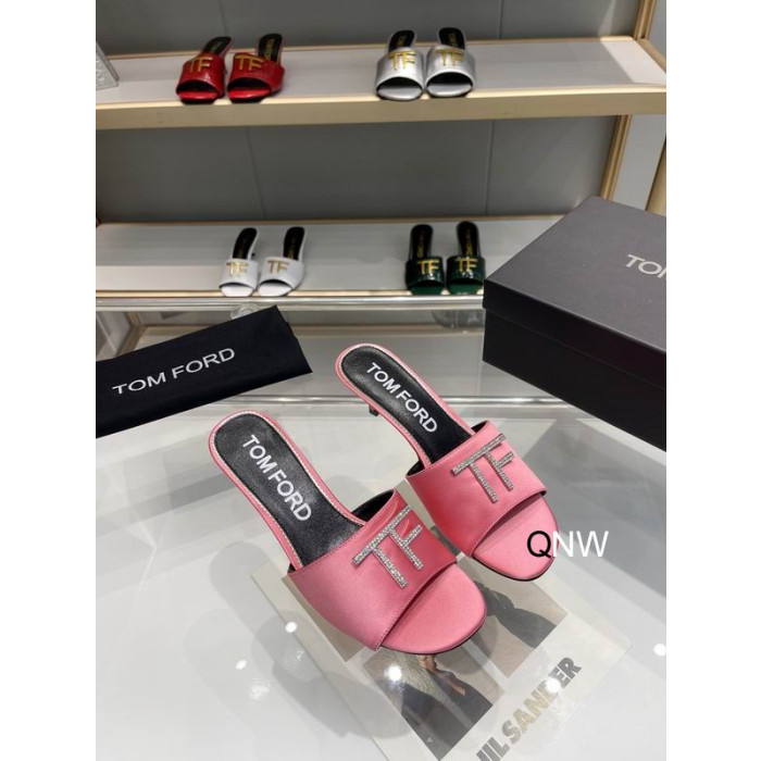 Różowy Slajdów z Logo Tom Ford z Jedwabiu 4,5 cm z logo TF