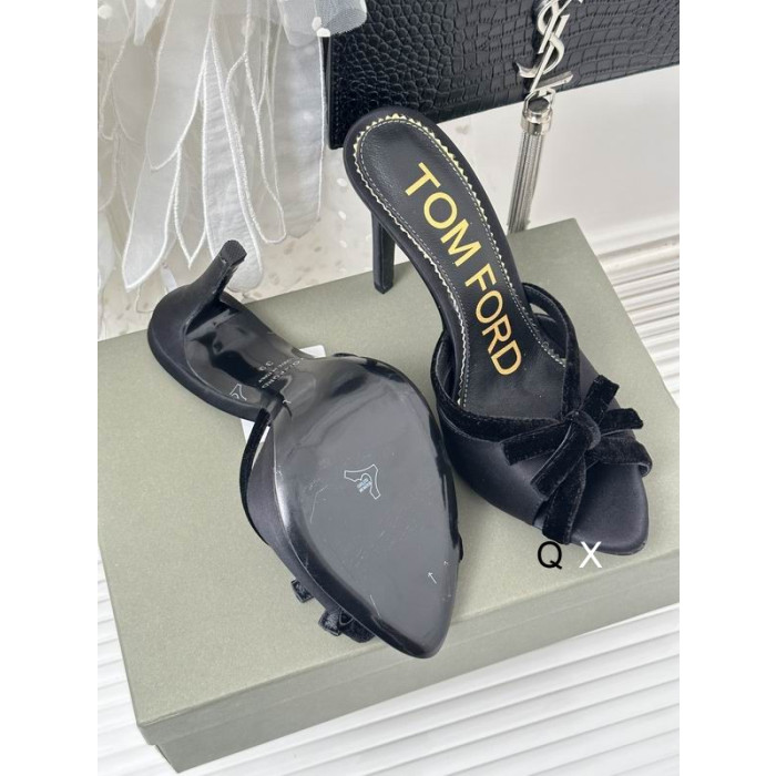 Tom Ford Velvet Wodna z Kokardą o Długości 10,5 cm Kolor Czarny
