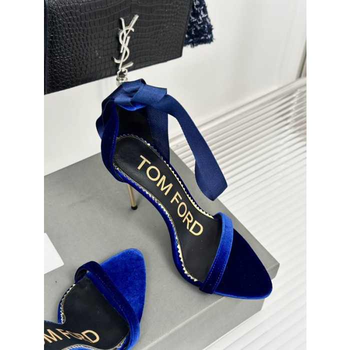 Sandały Tom Ford Z Wydrążonym Paskiem Z Jedwabnej Satyny o Długości 10 cm Kolor Niebieski