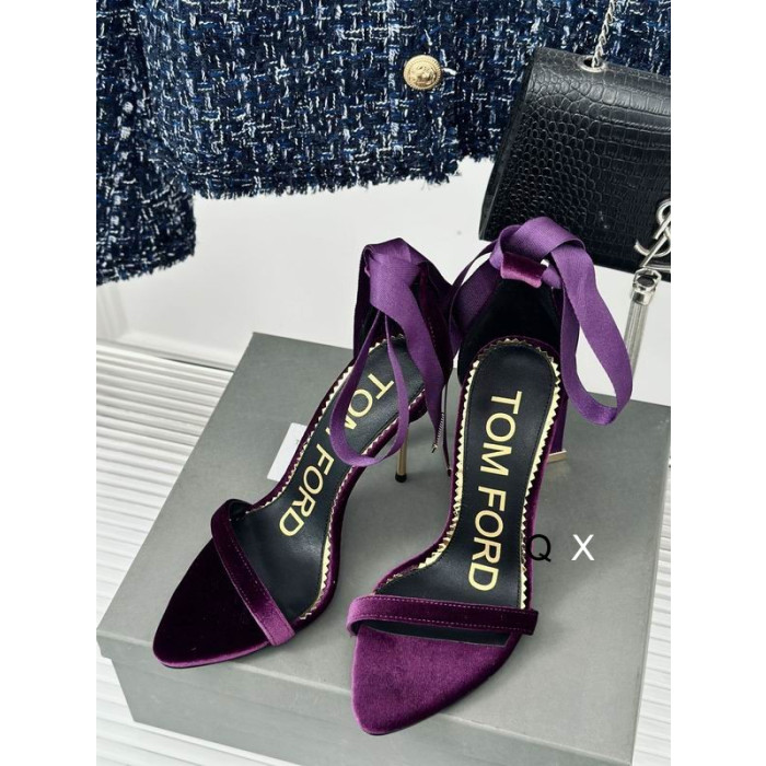 Aksamitna Сандалия Tom Ford Z Jedwabną Taśmą o długości 10 cm Kolor Fioletowy