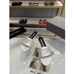 Skórzany Slajdów z logo Tom Ford TF Biały