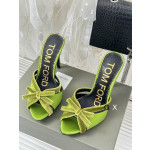 Tom Ford Velvet Wodna z Kokardą o Długości 10,5 cm Zielony