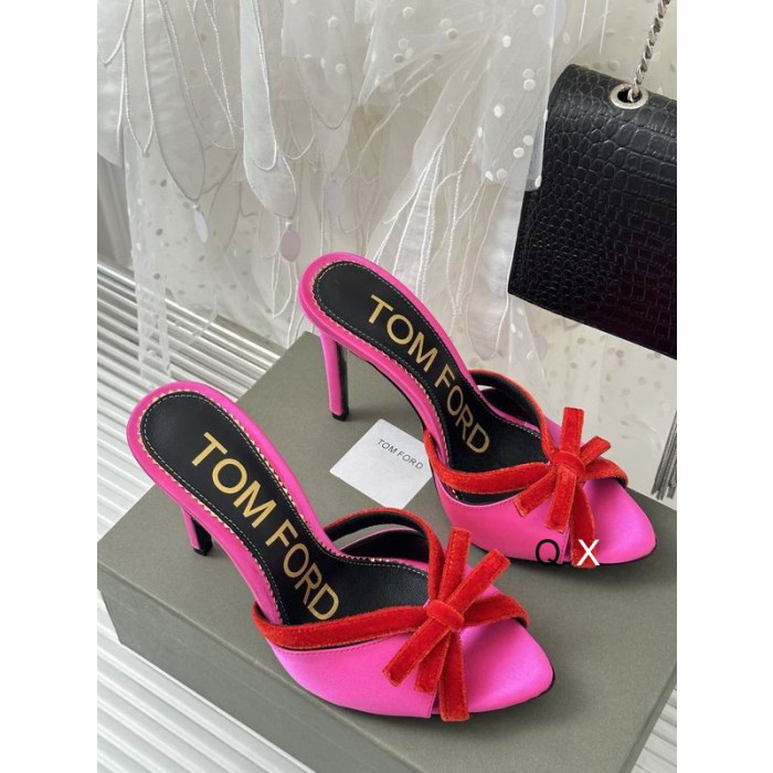Tom Ford 10.5 cm Velvet Luk List V Ruža Ružová