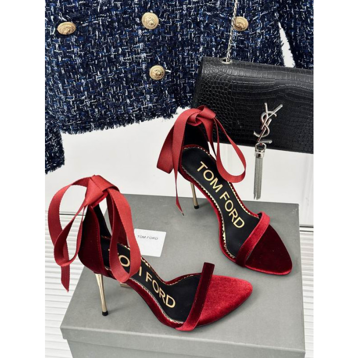 Tom Ford 10 cm Hodvábny Satén Duté Popruh Sandál V bordová, čierna