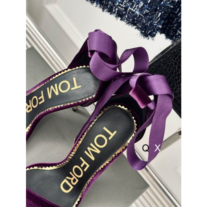 Tom Ford 10 cm Hodvábnou Stuhou Zamatovej Sandál V Fialová