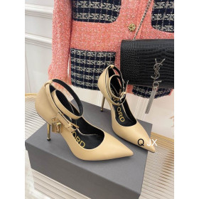 Tom Ford Kožené Visiaci Zámok Členok Zábal Ukázal Prst Čerpadlá V Marhuľových
