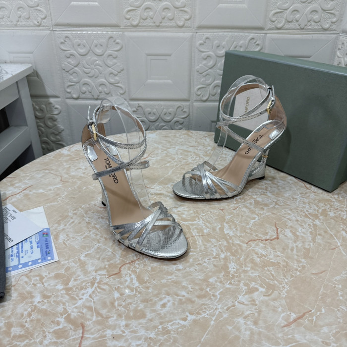 Srebrne Sandale Na Visoku Petu cipele s remenčićima i Змеиным po cijeloj površini Tom Ford dužina 10,5 cm
