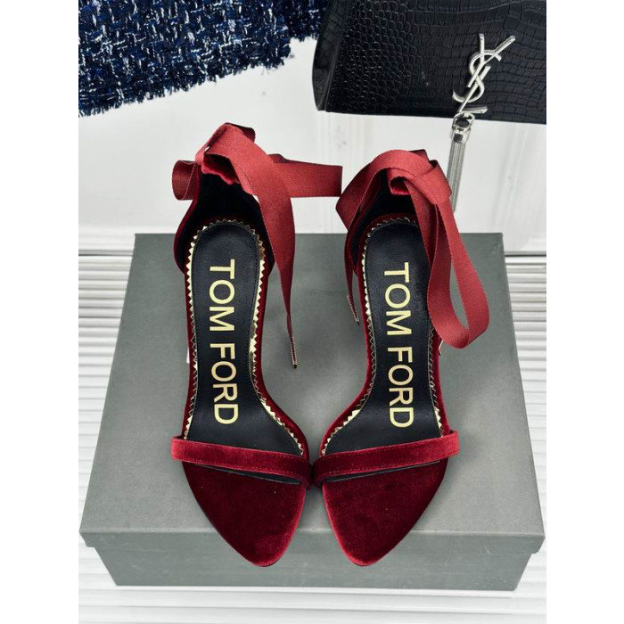 Tom Ford 10cm Silk Satin Hollow Strap Sandal I Rödvin