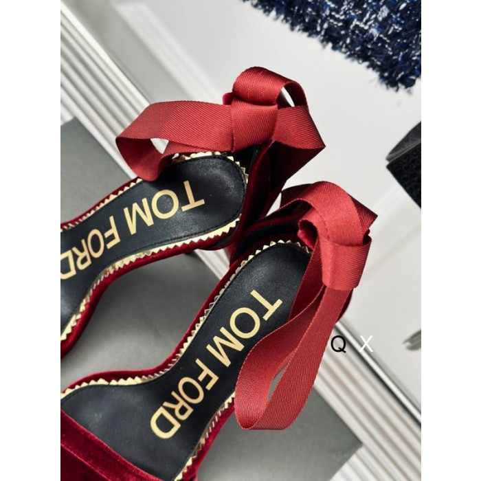 Tom Ford 10cm Siden Band Velvet Sandal I Rödvin