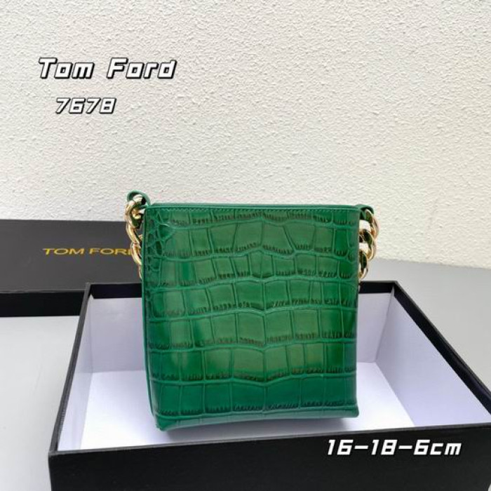 Yeşil Renkte Tom Ford Kalın Zincirli Timsah Desenli Koltuk Altı Çantası