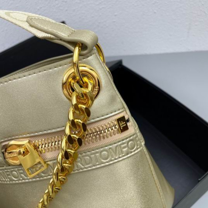 Tom Ford Altın Kabartmalı Omuz Çantası
