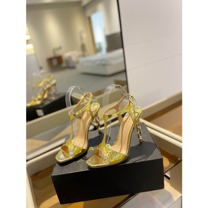 Tom Ford 10.5 cm de Serpiente Efecto de Oro de la Cadena de Angelina Sandalia De Oro
