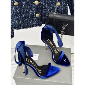 Tom Ford de 10 cm de Cinta de Seda de Terciopelo Sandalia En color Azul