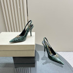توم فورد 10cm جلد التمساح أنجلينا Slingback في الأخضر
