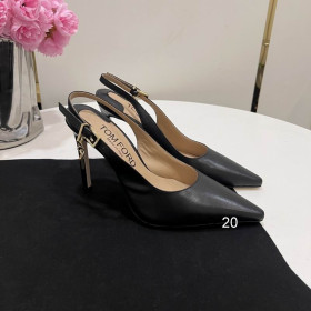 توم فورد 10cm جلد ويتني Slingback في الأسود