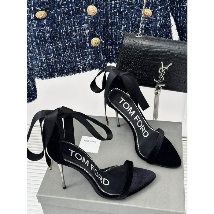 Tom Ford 10cm Hedvábného Saténu Dutý Popruh Sandály V Černé barvě