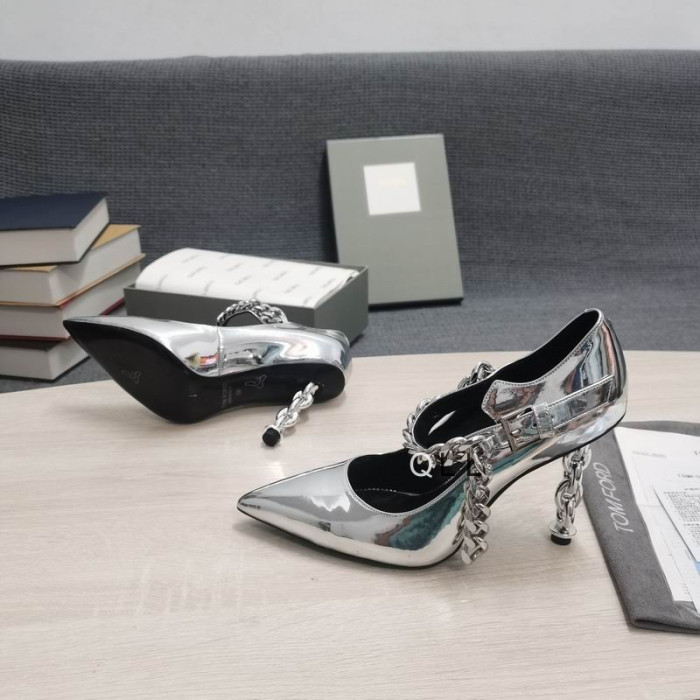 Tom Ford Patent Leder Metalen Ketting Puntige Hoge Hakken In Zilver