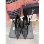 Tom Ford Leer Hangslot Ankle Wrap Spitse Teen Pumps In Zwart
