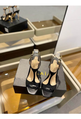 Tom Ford 10,5 cm Glanzend Leer Gouden Ketting Angelina Sandaal In het Zwart