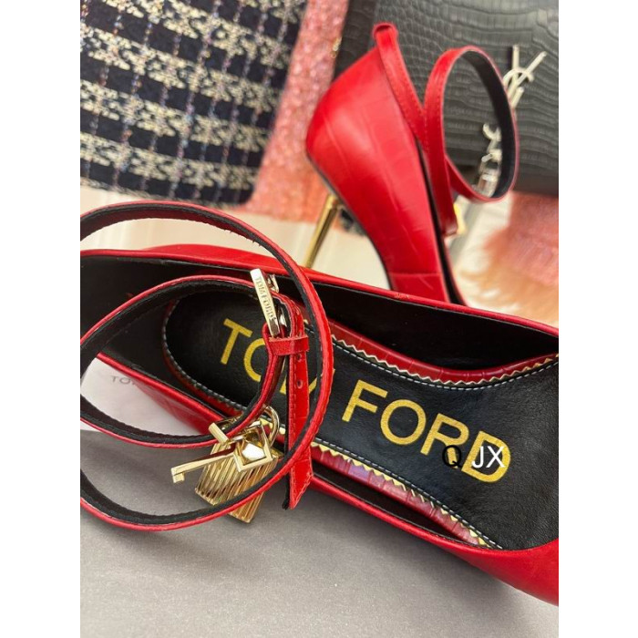 Tom Ford Motif Crocodile Cadenas Cheville Enveloppe A Souligné Toe Pompes En Rouge
