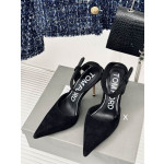 Tom Ford 10cm de Velours Asymétrique Cristal de pompes Dans Black02