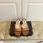 Tom Ford Lizard-Logo-Plaque-Flache Sandale In Braun