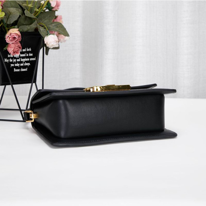 Tom Ford Δέρμα Και Χρυσό Λογότυπο Πόρπη Μίνι Τσάντα Ώμου Σε Μαύρο 